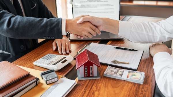 Here are five tips to help you decide which is the best offer when selling your home.